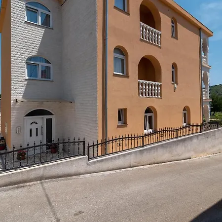 A2 - Seafront With Balcony 1 Min To Apartman *