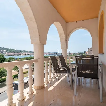 A 2 - Seafront With Balcony 1 Min To Apartment *