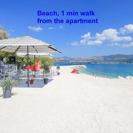 A2 - Seafront With Balcony 1 Min To * Trogir