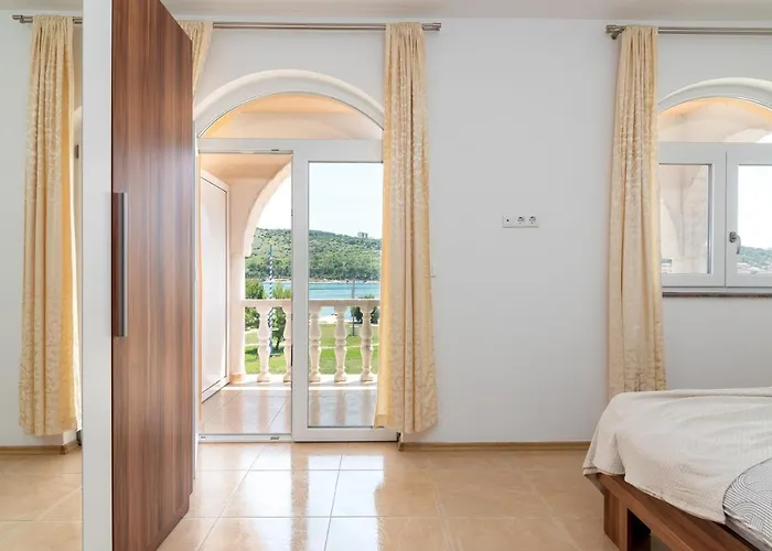 A2 - Seafront With Balcony 1 Min To Apartamento