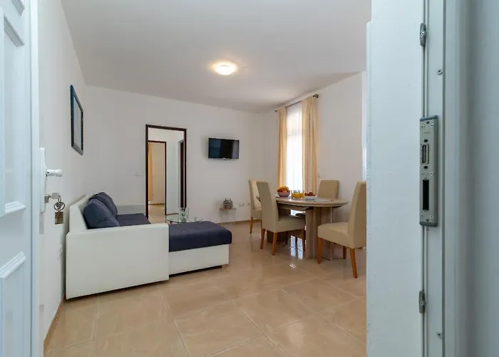 A2 - Seafront With Balcony 1 Min To Apartamento *