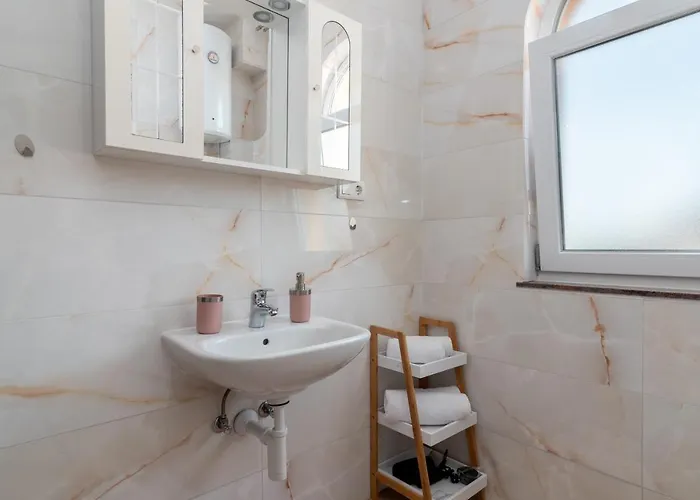 Apartamento A2 - Seafront With Balcony 1 Min To *