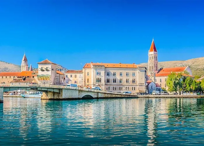 Apartamento A2 - Seafront With Balcony 1 Min To Trogir